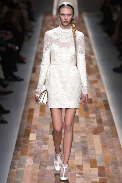Look 49